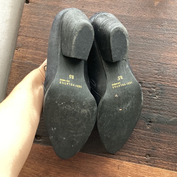 Very Volatile Black Ankle Booties Pointy Cowboy Boots 8.5 Vegan Zipper - Picture 5 of 8